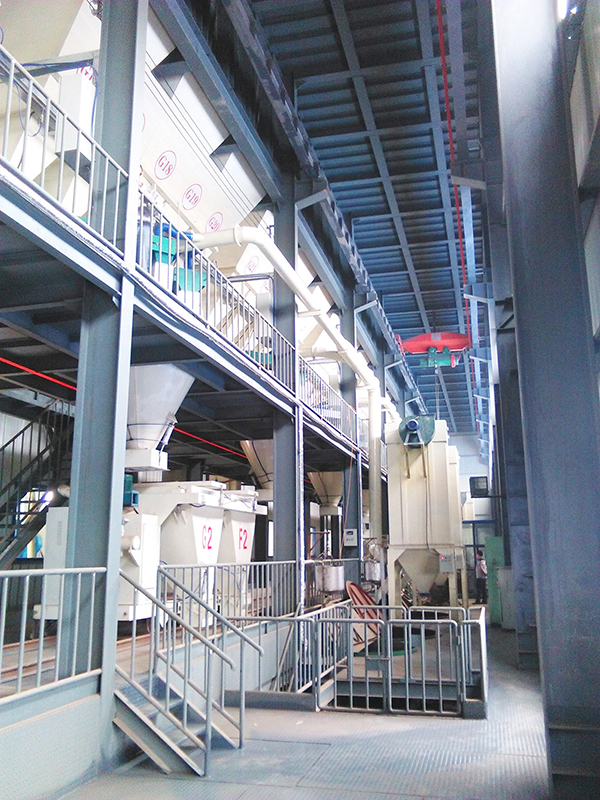 在線清灰 vs 離線清灰：高濃度粉塵治理的終極選型指南