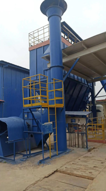 大型工業(yè)車間內(nèi)多臺(tái)漏斗除塵器并聯(lián)運(yùn)行實(shí)景